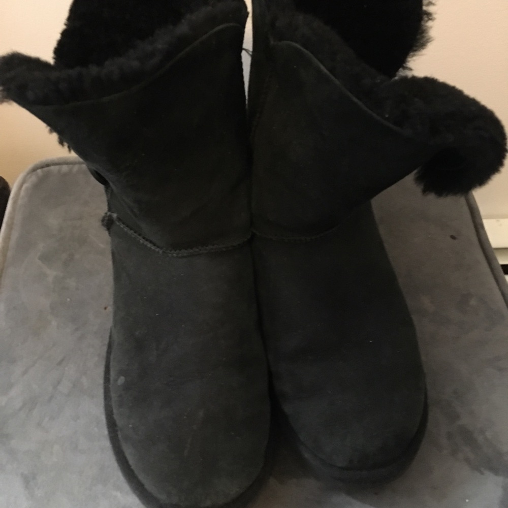 Women’s size 9 black ugg boots
